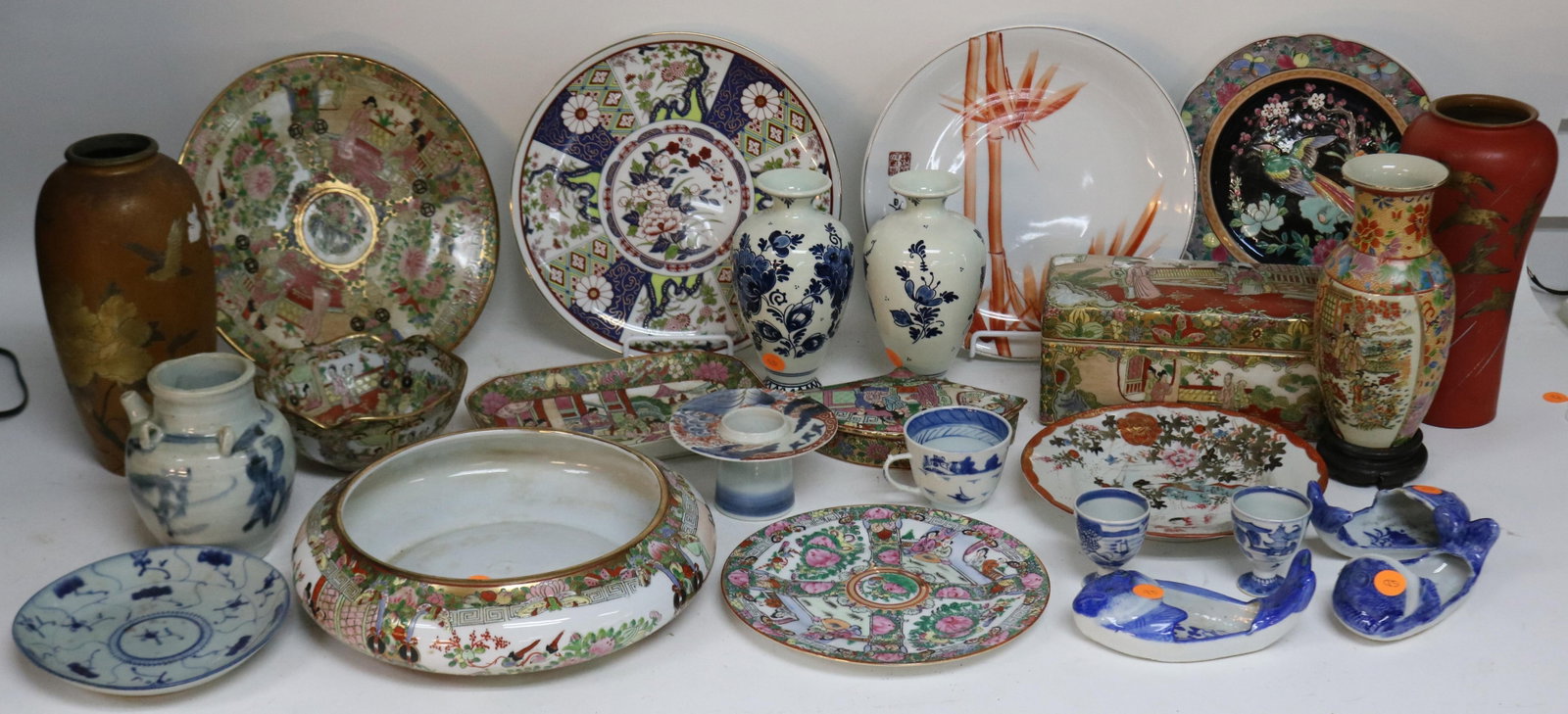 COLLECTION OF 23 PIECES OF 20TH C. ORIENTAL (1 of 4)