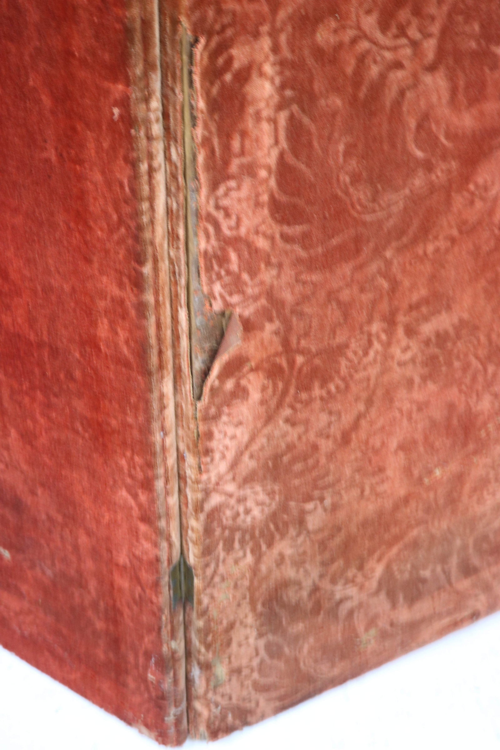 3 FOLD DRESSING SCREEN, PATTERNED VELVET - 2