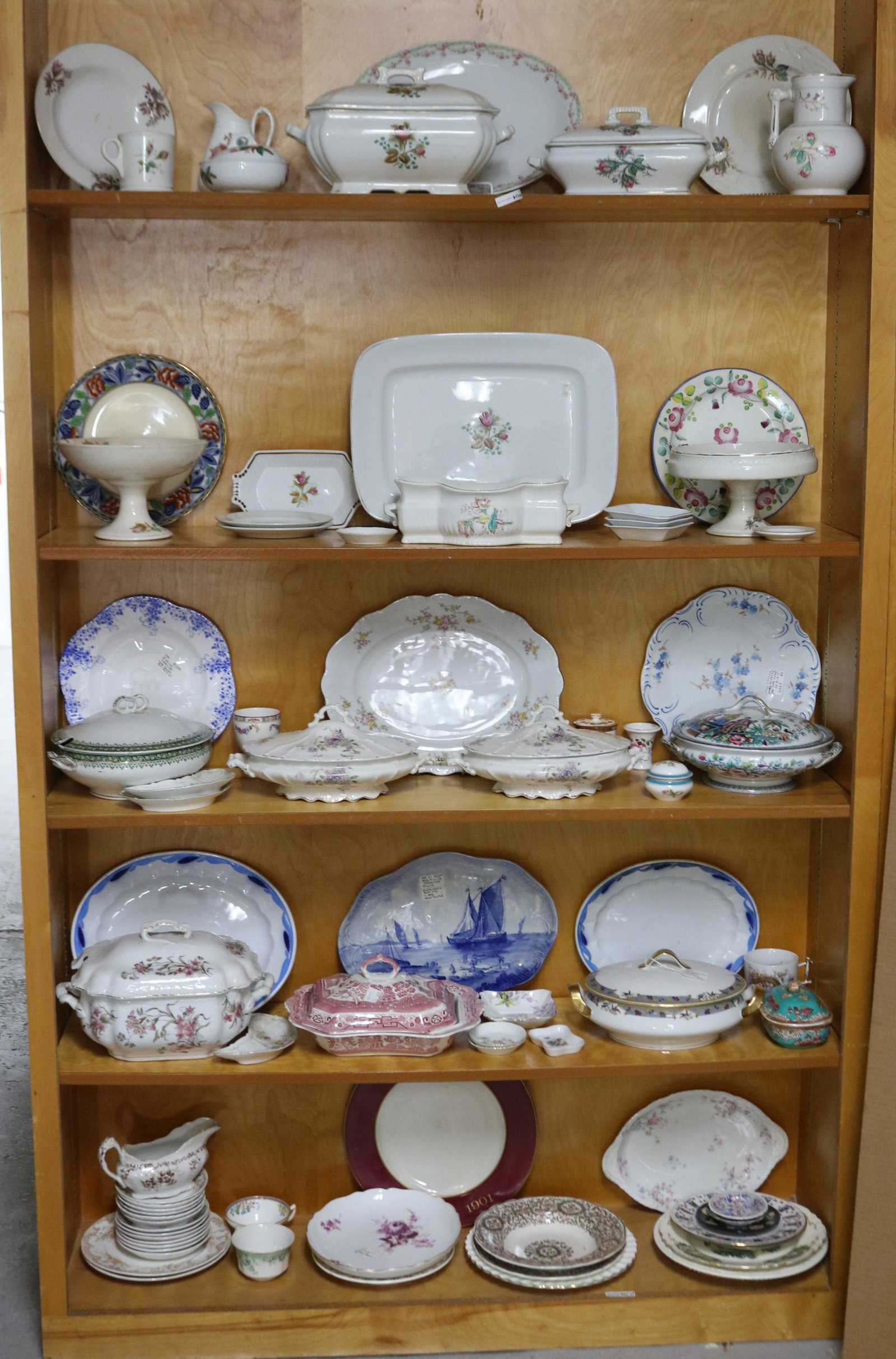 LARGE CASE LOT, 80 PCS. PORCELAIN MOSS ROSE & (1 of 3)