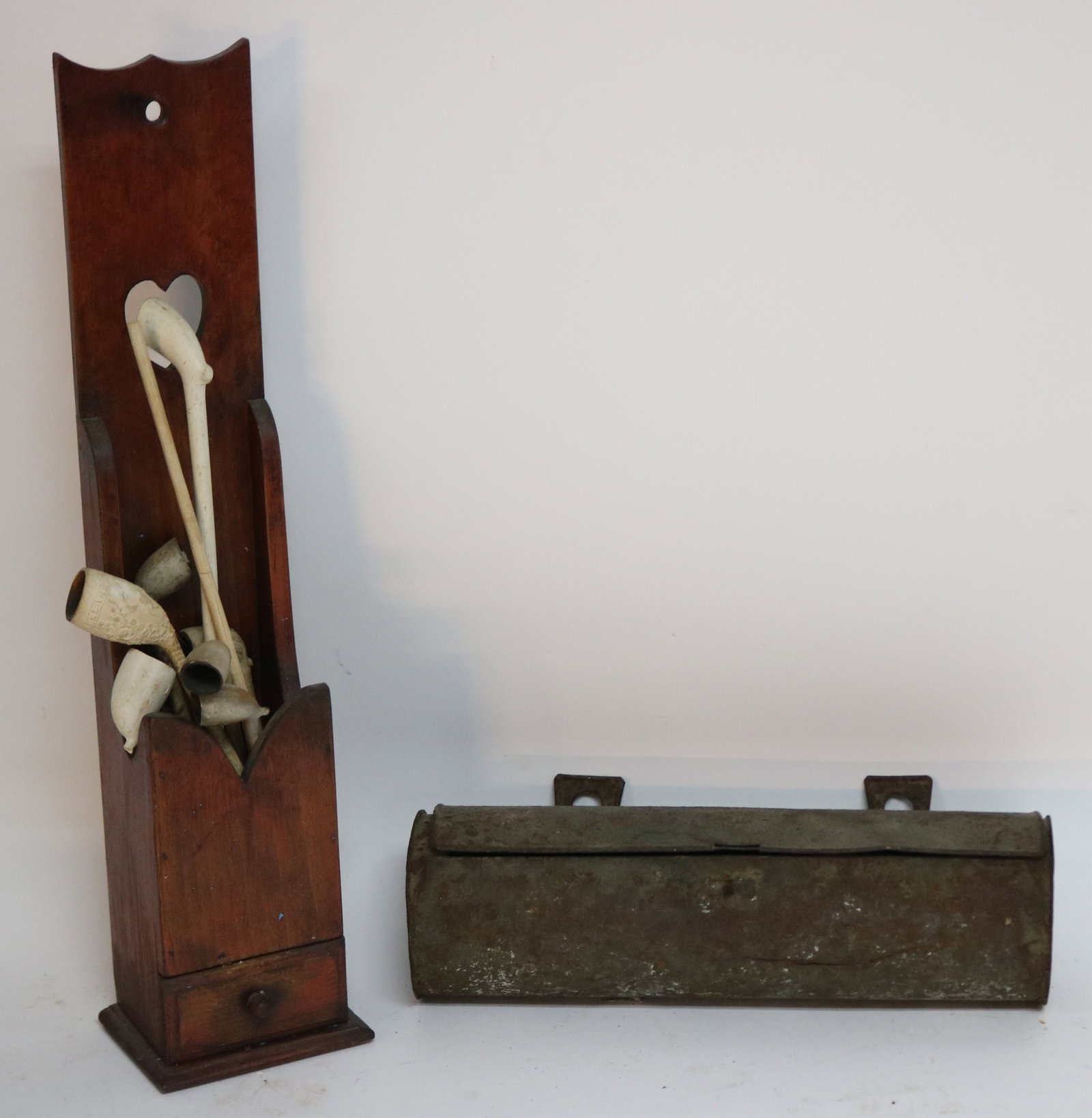 CONTEMPORARY PIPE BOX WITH OLD CLAY PIPES, 20 (1 of 3)