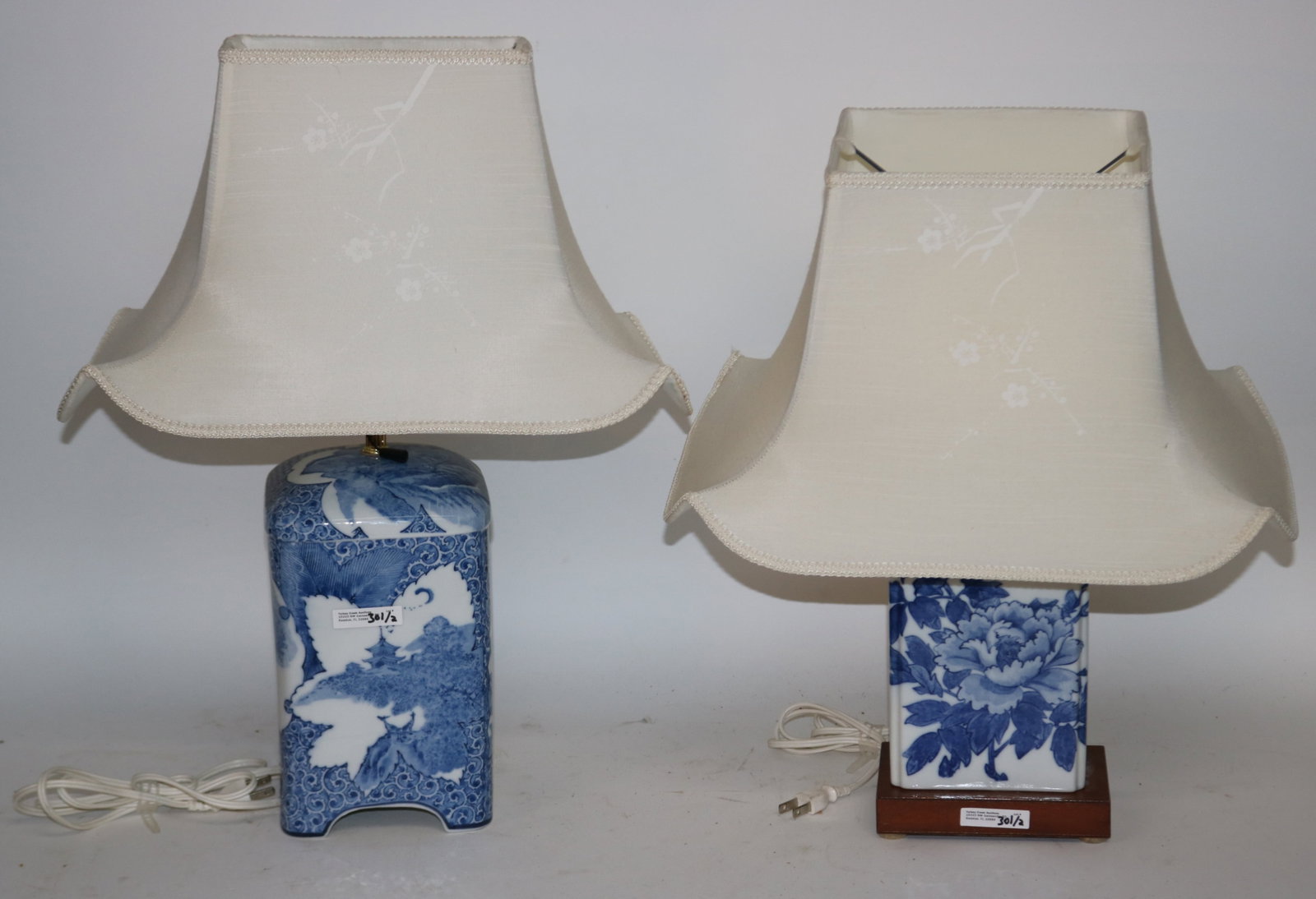 2 ORIENTAL STYLE PORCELAIN TABLE LAMPS, 18" - 20: 1/2" H