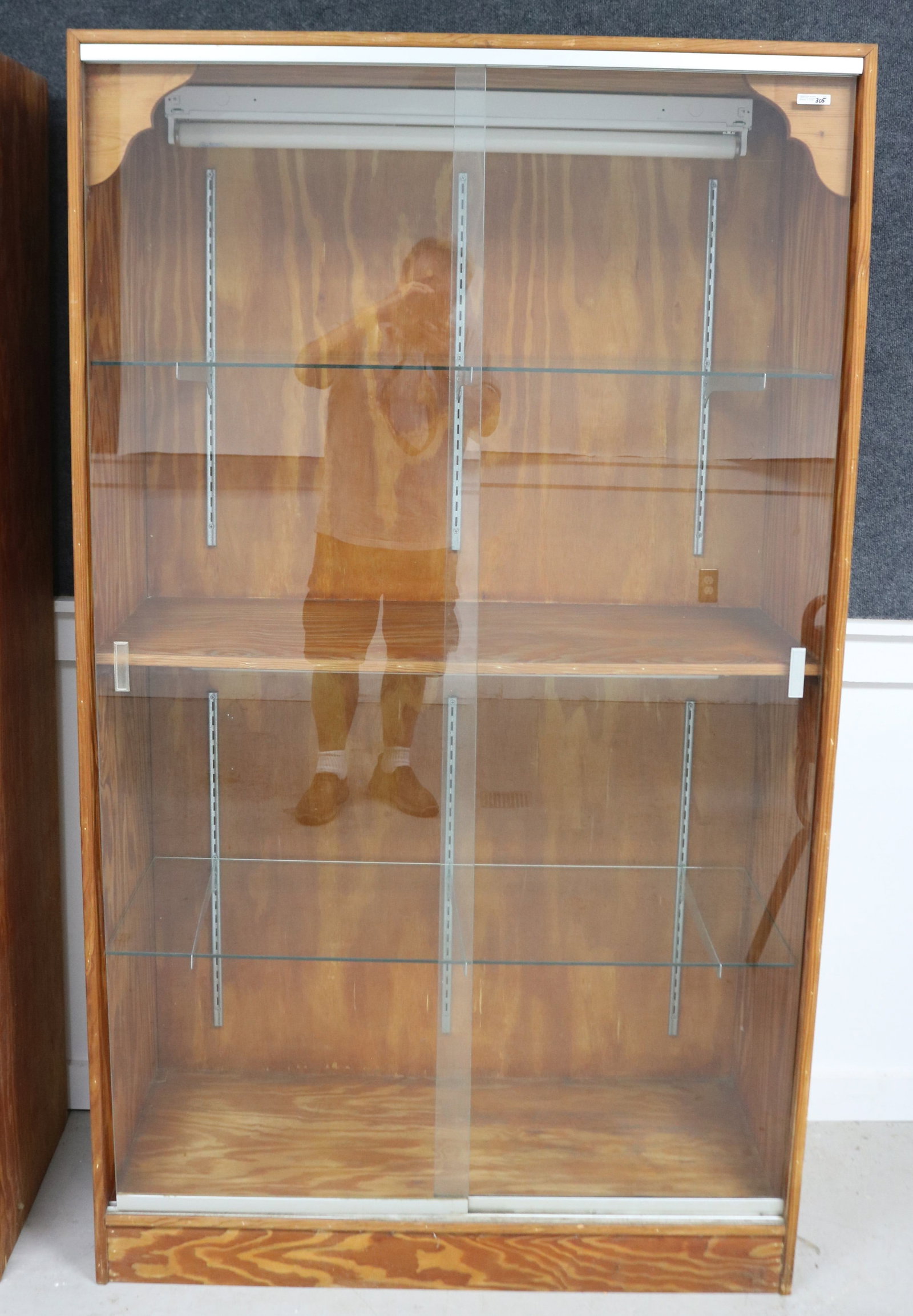 CUSTOM MADE DISPLAY CASE, WOOD & GLASS SHELVES, 2: SLIDING DOORS, LIGHT, 72" H, 42" W, 19 1/4" D
