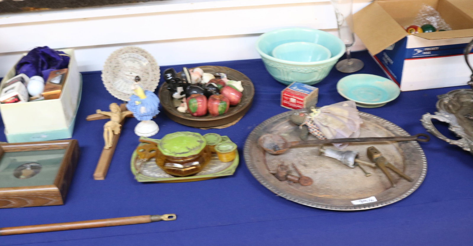 TABLE LOT 56 ITEMS, SNOOKER BALLS, SILVER PLATE - 3