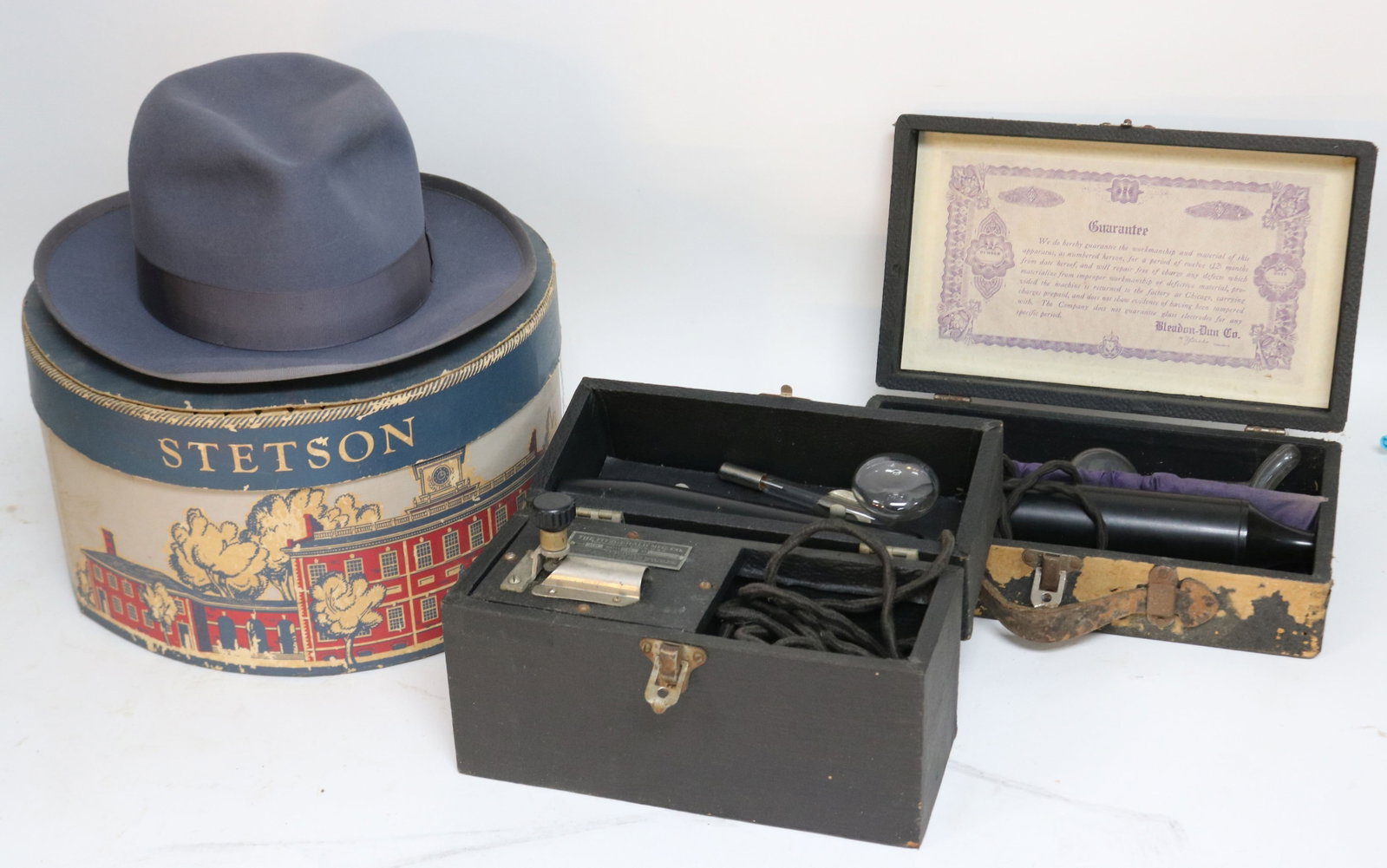 LOT OF 3 STETSON HAT IN BOX, 2 OLD QUACK: MACHINES, LIGHT THERAPY