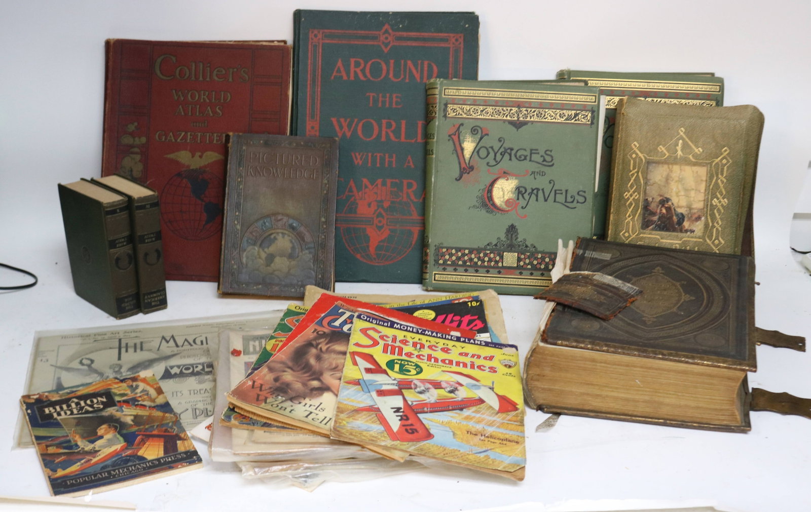 LOT BOOK BIBLE, 1930s MAGAZINES: SEE PHOTO