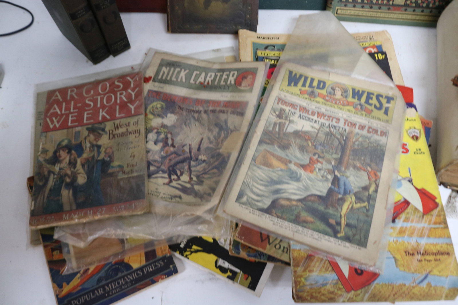 LOT BOOK BIBLE, 1930s MAGAZINES - 2