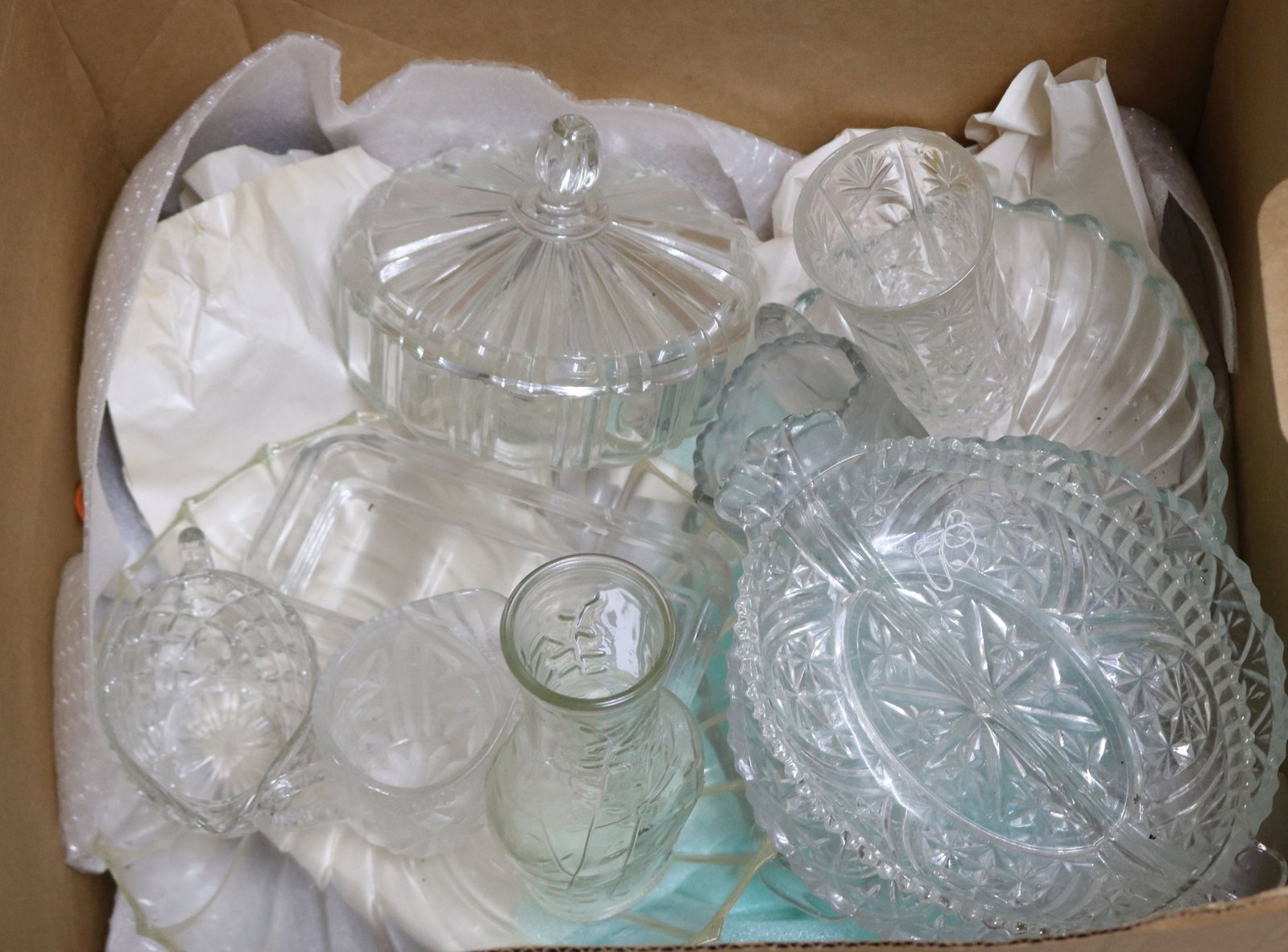BOX LOT CLEAR PRESSED GLASS: SEE PHOTO