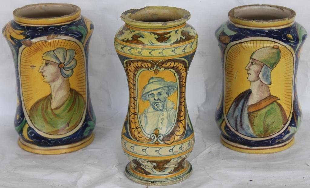 THREE 19TH C. ITALIAN FAIENCE VASES: PAIR AND A SINGLE, ALL SHOW SOME CHIPPING OR IMPERFECTION, 9" - 10 1/2" H
