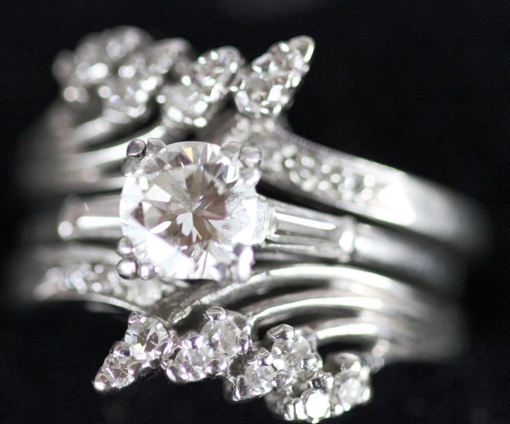 PLATINUM DIAMOND SOLITAIRE RING WITH: 1 CT. CLEAN BRILLIANT STONE, WITH 14K WHITE GOLD & DIAMOND SURROUND, SIZE 6, 7.9 TOTAL WEIGHT