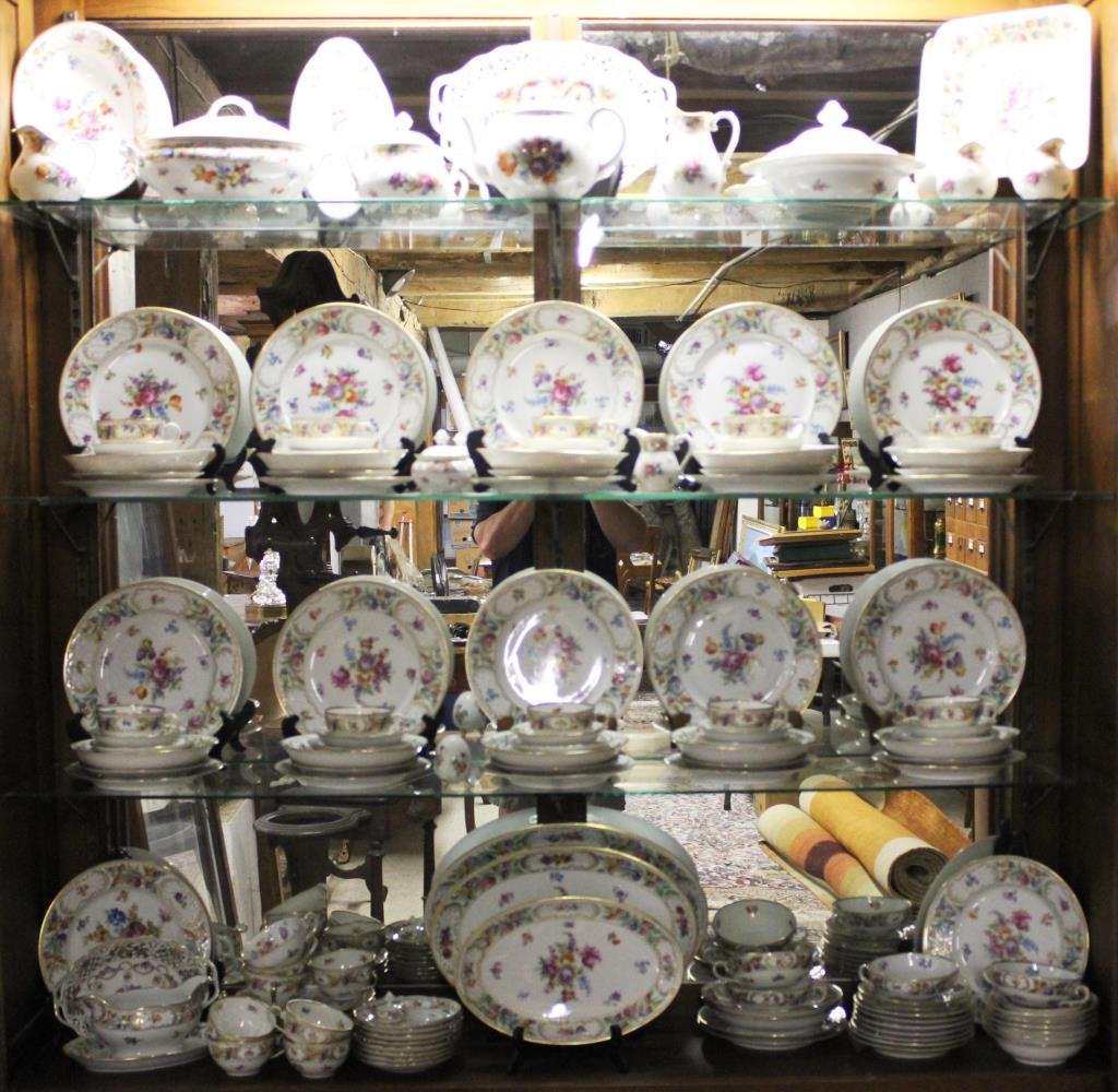 149 PC. BAVARIAN PORCELAIN DINNER SERVICE FOR 10: WITH ACCESSORIES, DRESDEN AND DRESDEN FLOWER PATTERN, 9 1/2" DINNER PLATE, GRADUATED PLATTERS, COVERED TUREEN & VEGETABLE, TEAPOT, CREAM, SUGAR, SERVING BOWLS, GRAVY, ETC.