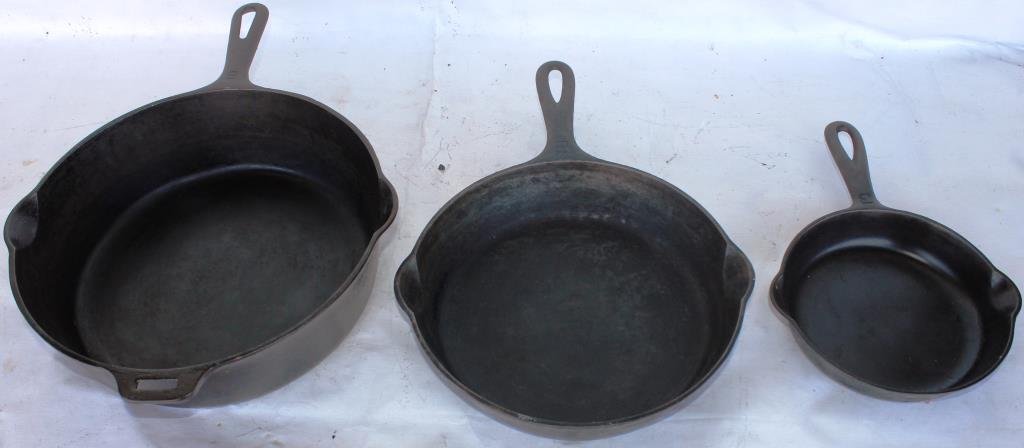 3 GRISWOLD CAST IRON FRYING PANS: #3, #6, & #8