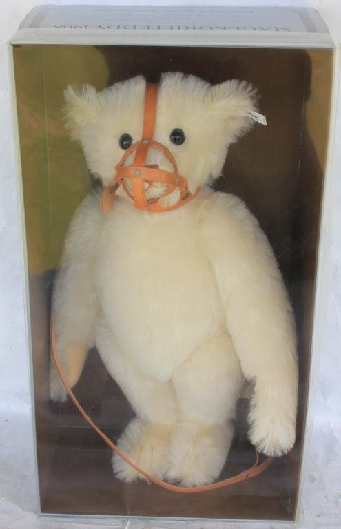 STEIFF TEDDY BEAR WITH MUZZLE IN ORIGINAL BOX: REPLICA BEAR 1988-89. 19"