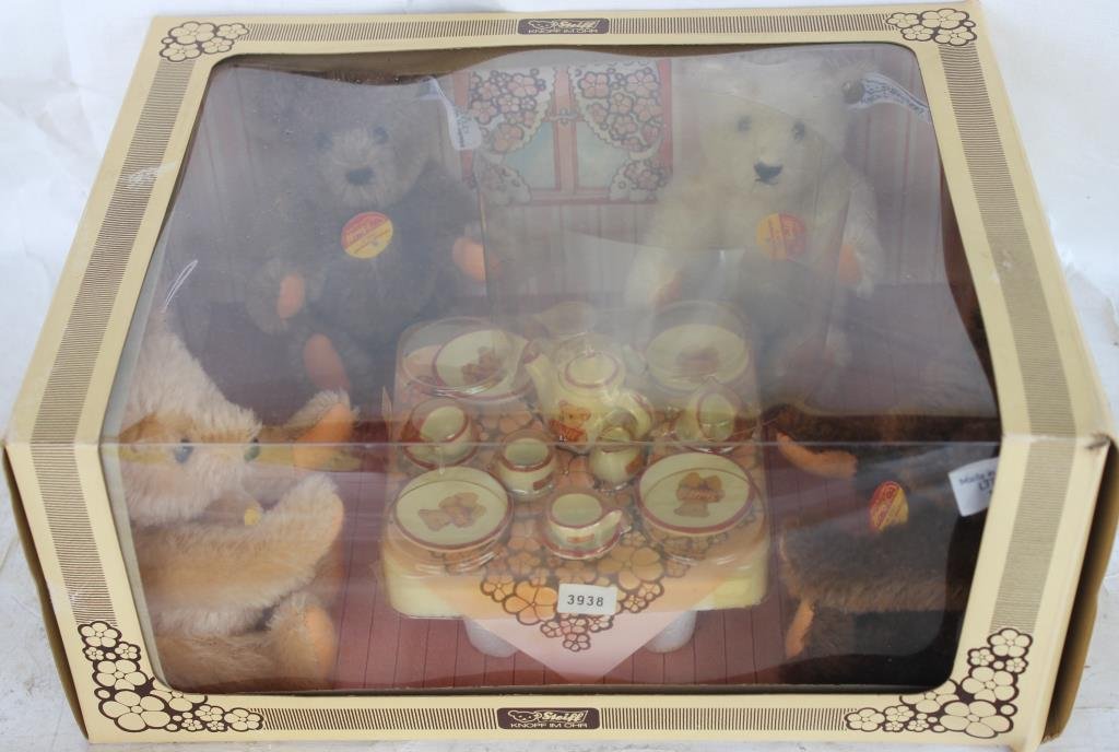 STEIFF BEAR STYLE NO. 0204/16, 4 SMALL BEAR TEA: PARTY IN BOX.