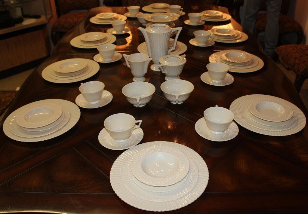 86 PCS. OF LENNOX DINNERWARE,: SETTING FOR 11, COFFEE POT AND SUGAR BOWL MISSING COVERS, NO OTHER VISIBLE DAMAGE