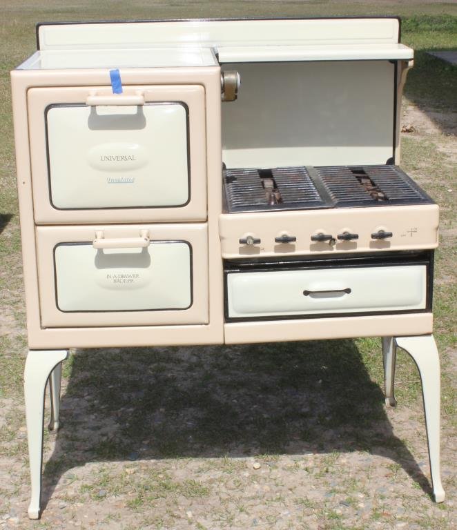 1930s Enamel Gas Stove, By Universal