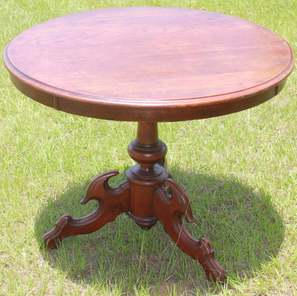 VICTORIAN ROUND OCCASIONAL TABLE (1 of 1)