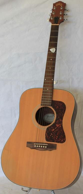 1992 GUILD D4-E NT GUITAR, WORN, SOFT CASE (1 of 4)