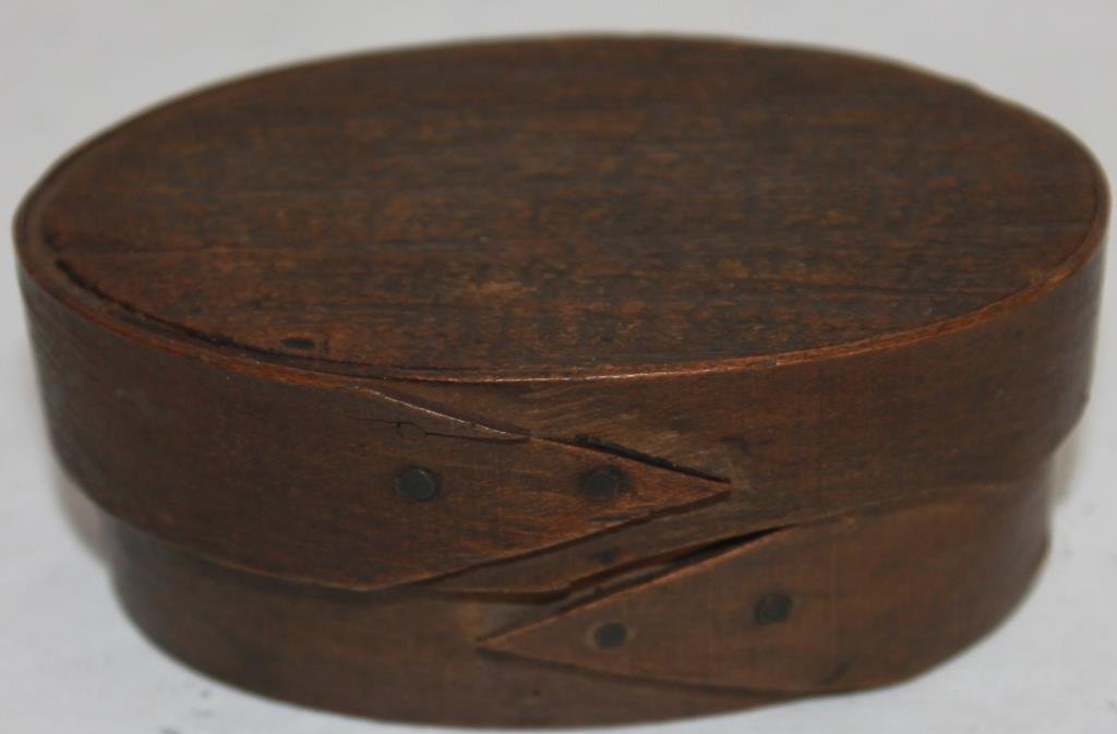 SM OVAL PANTRY BOX, LAPPED CONSTRUCTION: NATURAL FINISH, TOP SHOWS DAMAGE, 1 1/2" X 3 1/2" X 2 1/4"