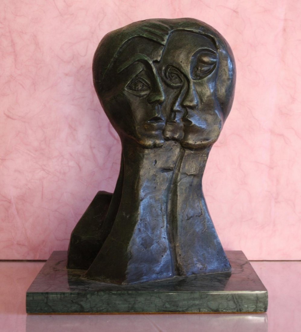 Exquisite Rare Picasso Signed Bronze 5/299 - Three Face: AMAZING BRONZE DARK GREEN PATINA PABLO PICASSO TITLED "THREE FACES". CONDITION IS MINT , AND APPROXIMATE MEASUREMENTS ARE 12 X 5 X 5 INCHES.LTD EDITION 5/299.YES VERY LOW NUMBER EDITION 5/299 !!