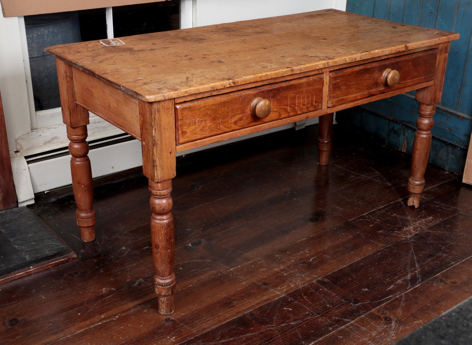 Pine country table with two drawers (1 of 3)