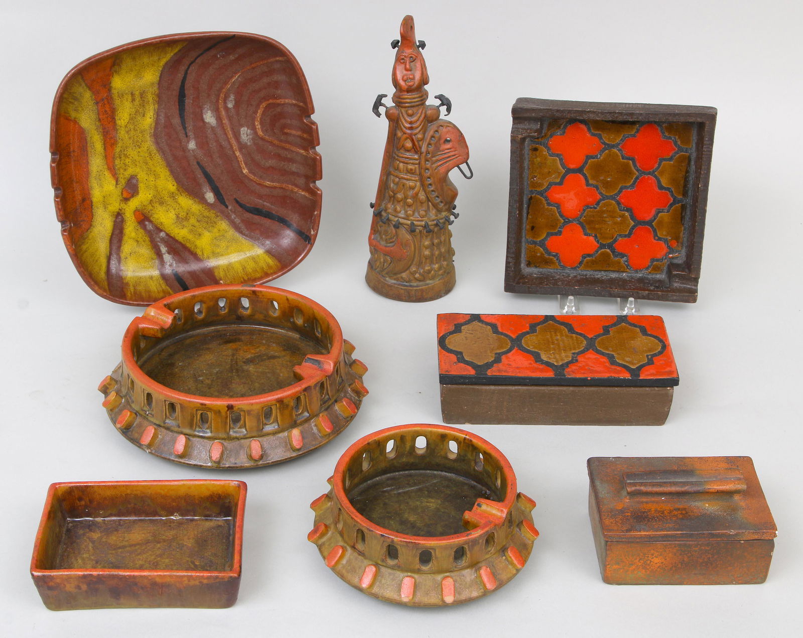 Group of (8) Italian Raymor pottery items (1 of 9)