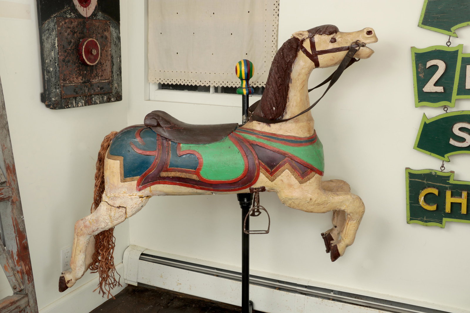 Carved carousel horse (1 of 6)