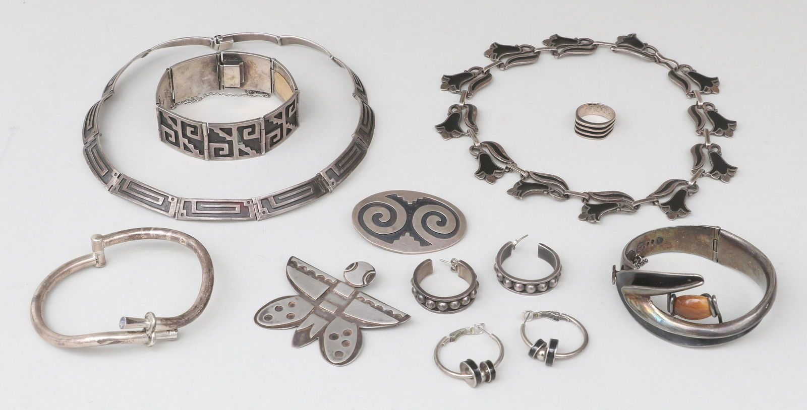Mexican silver jewelry pieces (1 of 17)