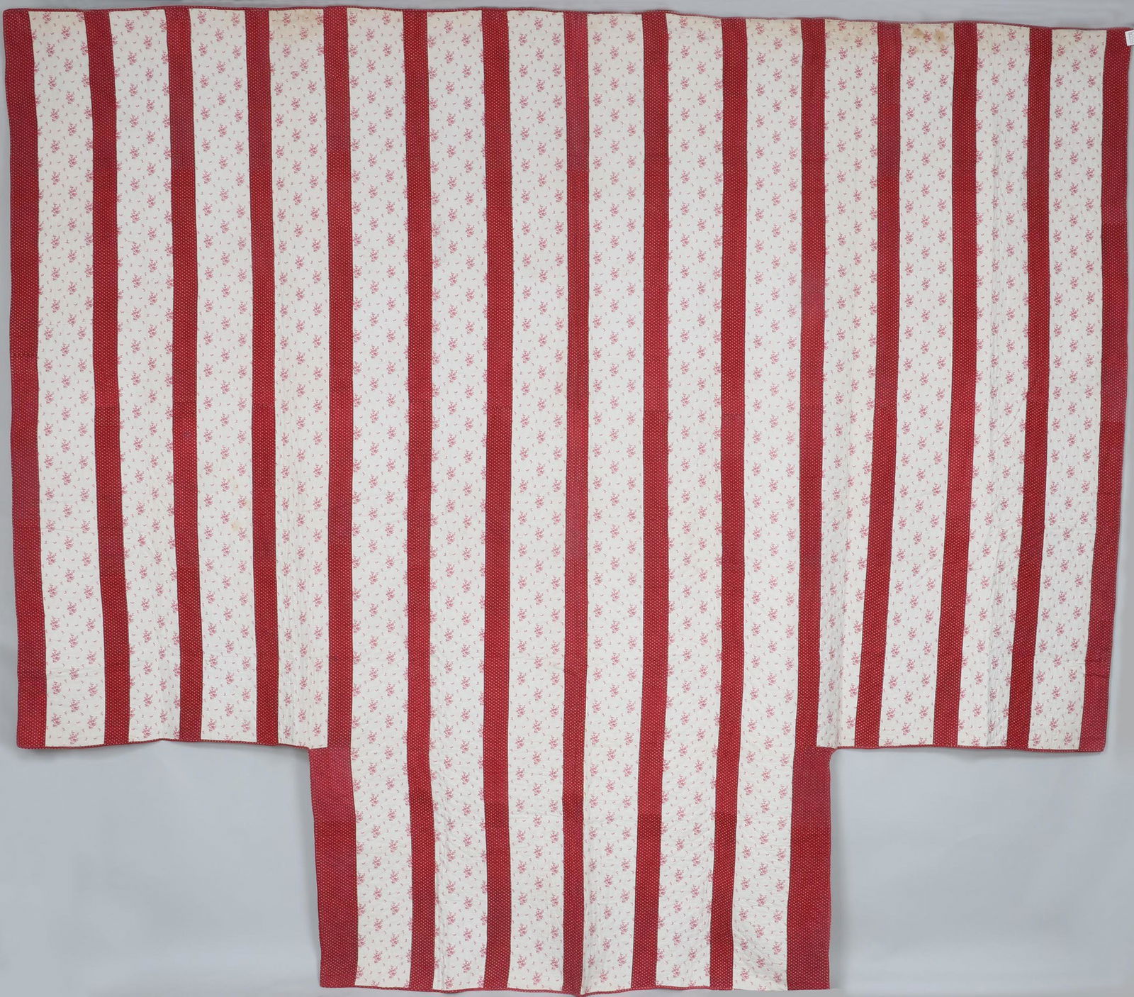 Striped Counterpane quilt (1 of 8)