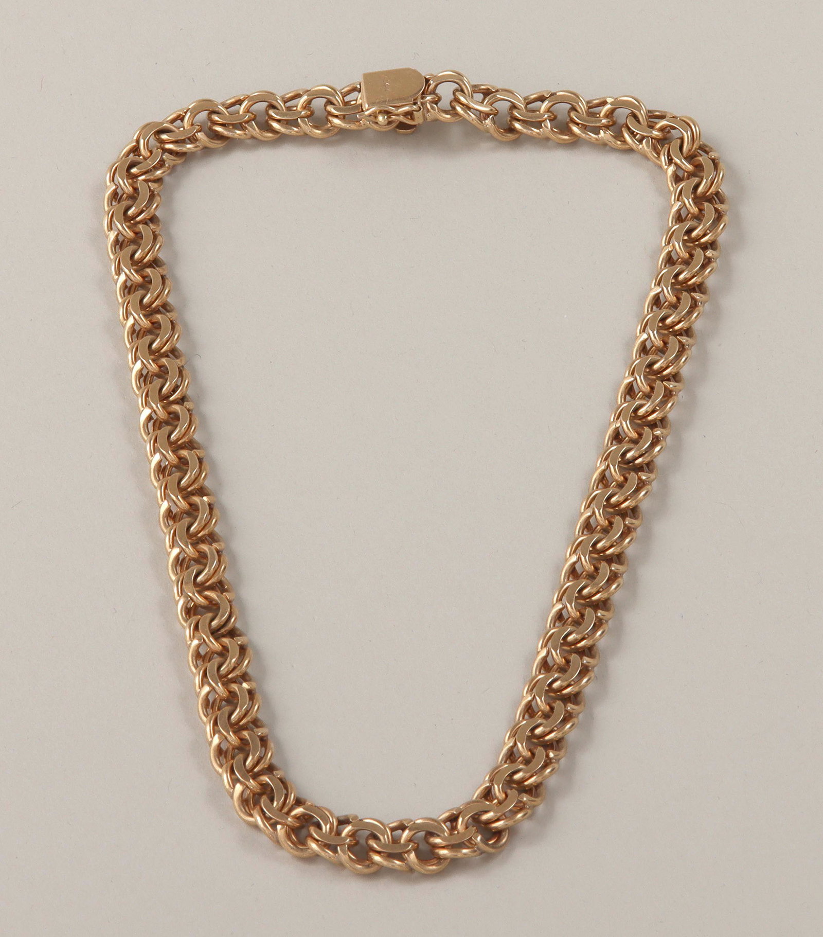 Succo for Tiffany & Co. 14k: Succo for Tiffany & Co. 14k gold parallel chain choker, marked to clasp. 15-3/8''l (open); approximate weight 36.4 dwt.