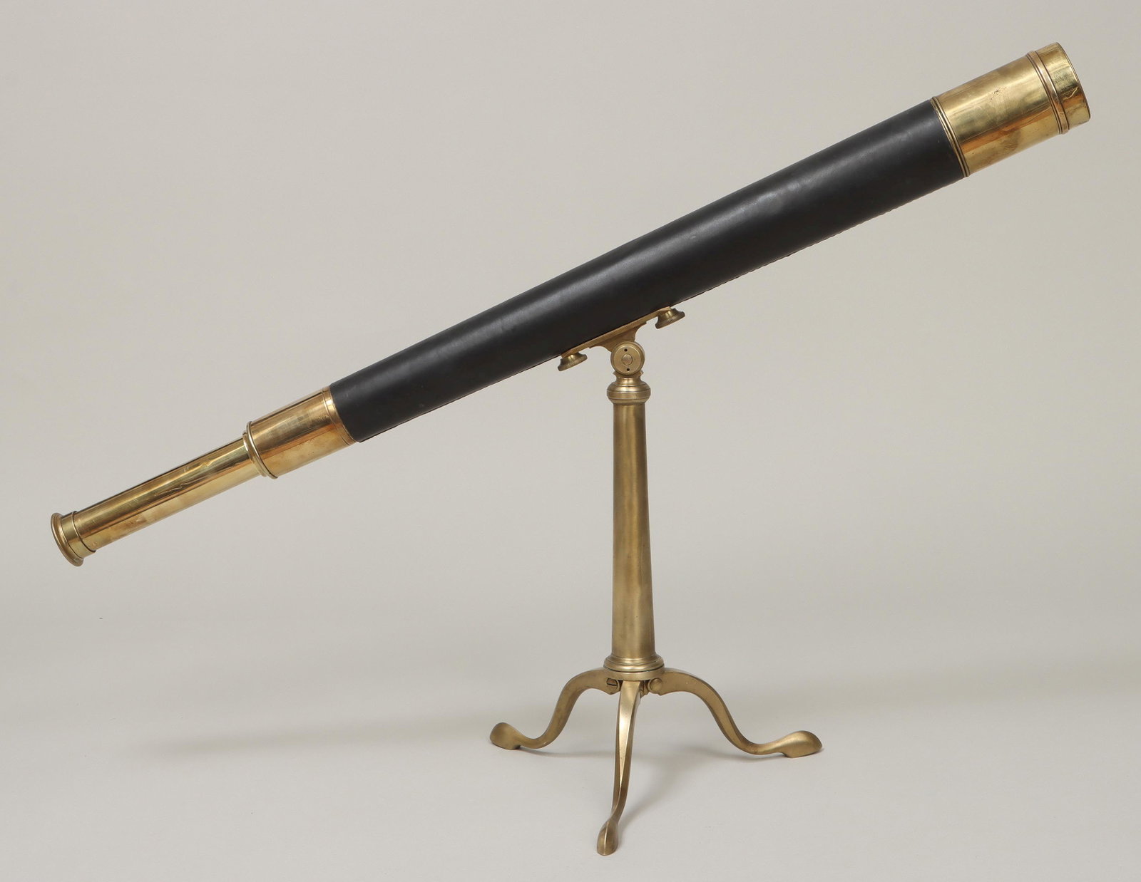 Leather-wrapped single-draw brass telescope: Leather-wrapped single-draw brass telescope, with draw engraved ''G.H.S. Furlong'', lens cap and dust slide on eyepiece. Belonged to a captain of the S.S. Bendigo, an Australian ship that transported 