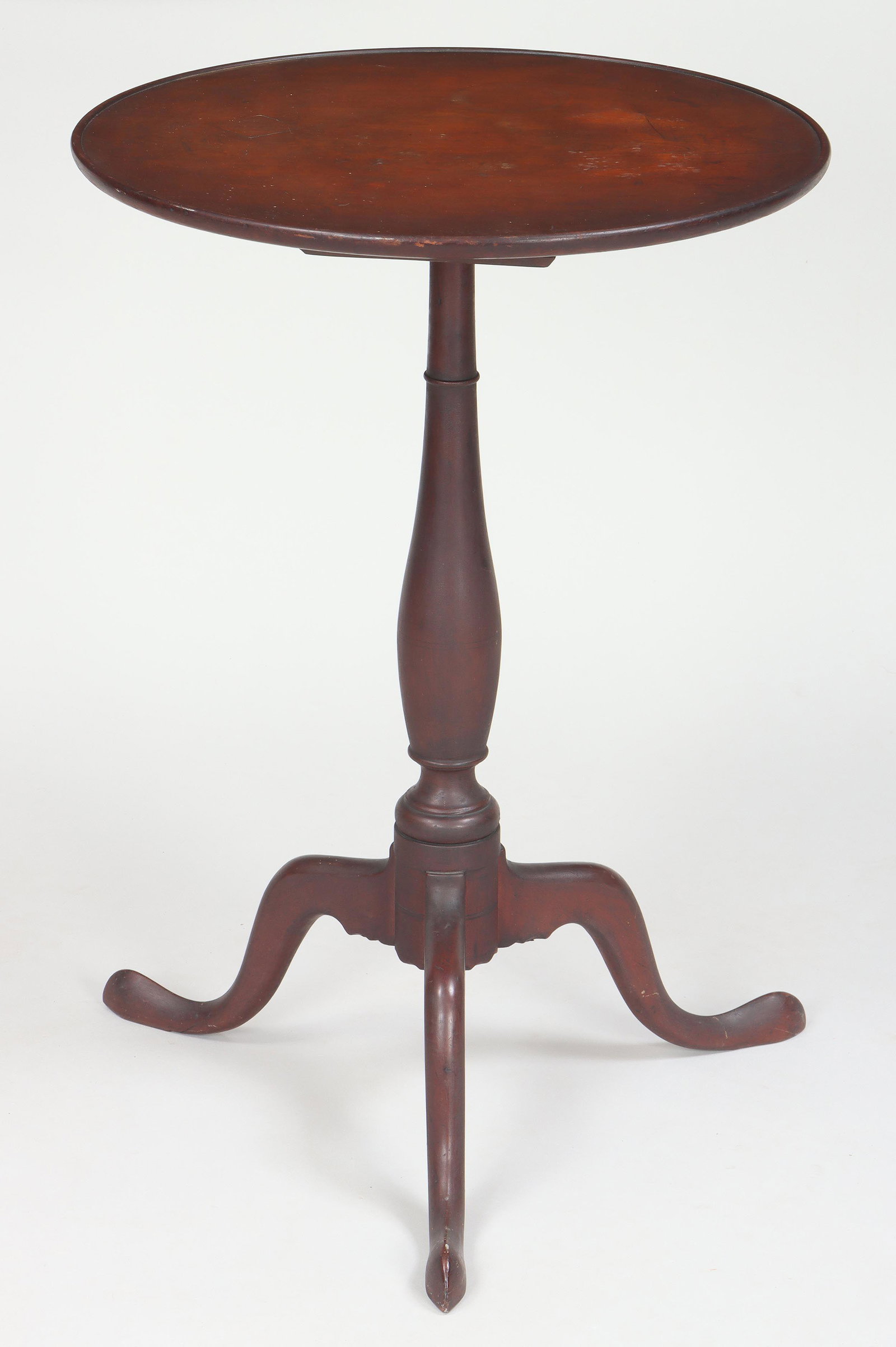 New England Queen Anne walnut dish top candlestand (1 of 7)