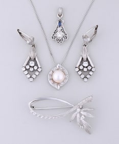 Group of (4) White Gold Jewelry