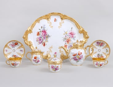 KPM Parcel Gilt Porcelain Eight-Piece Tea Set