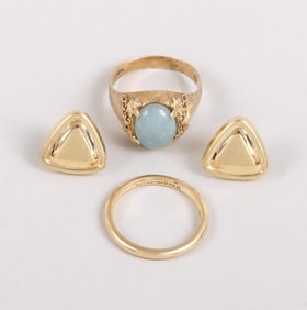 Group of (4) 18k Gold Jewelry