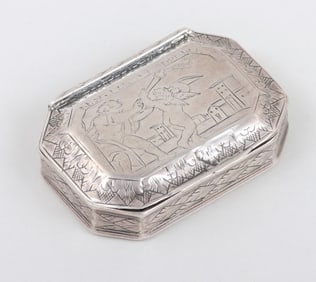 A rare engraved small Queen Anne box, Dru Drury I, London, mark entered 1711.