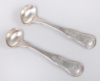 Pair of "HARLAND" George Washington handle salt spoons, Thomas Harland or Henry Harland, Norwich,