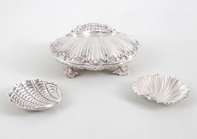 Buccellati Sterling Silver Shell-Form Table Articles