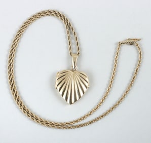 14k Gold Heart Locket Pendant Necklace