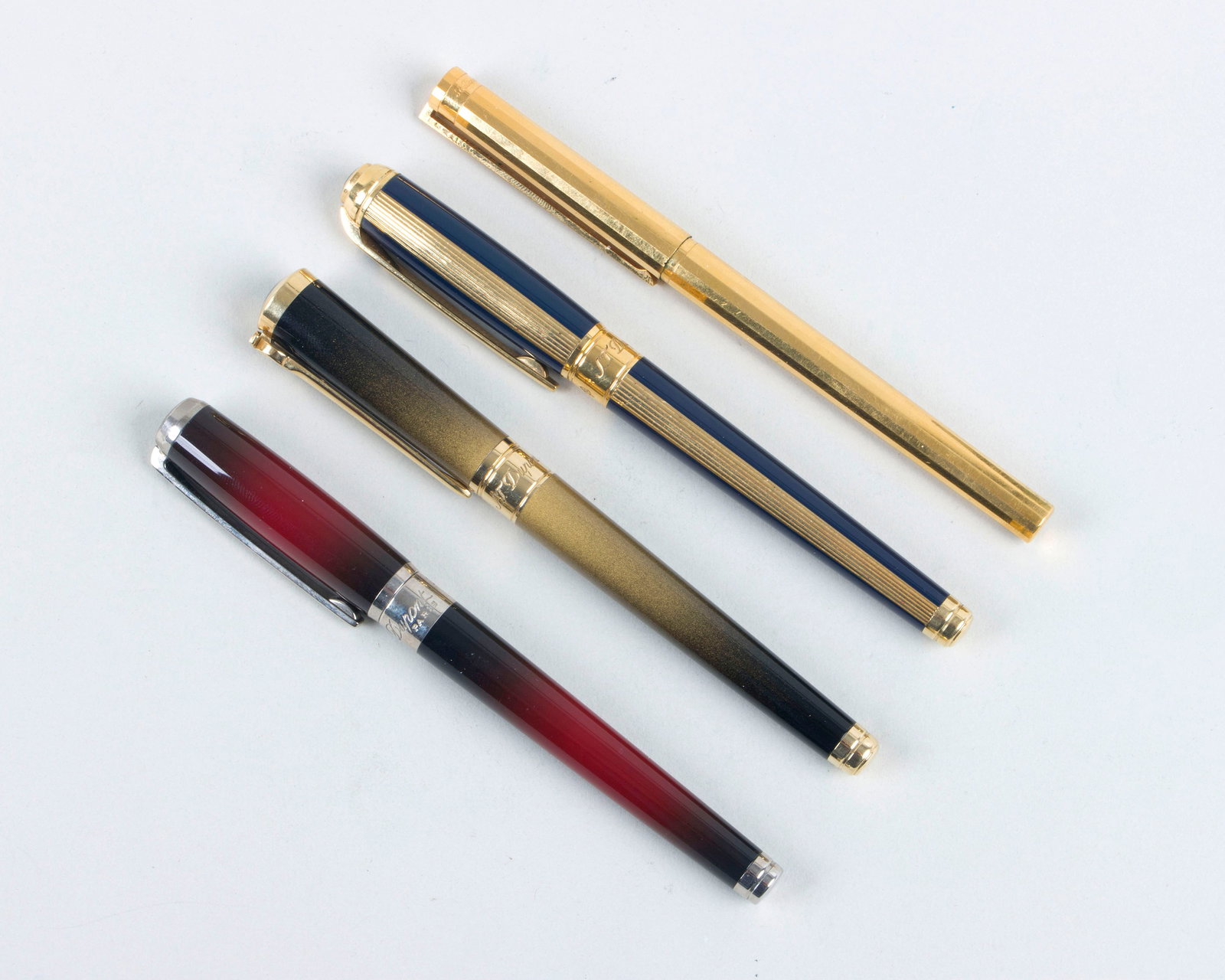 S.T. Dupont Fountain Pens (1 of 20)