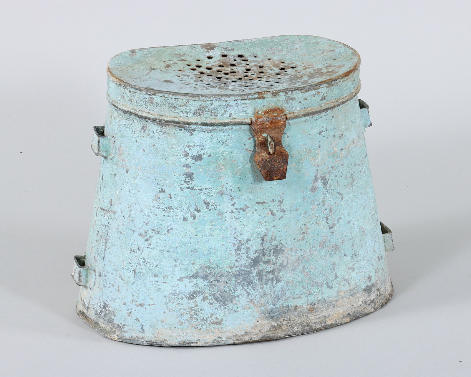 Metal Fishing Creel (1 of 6)