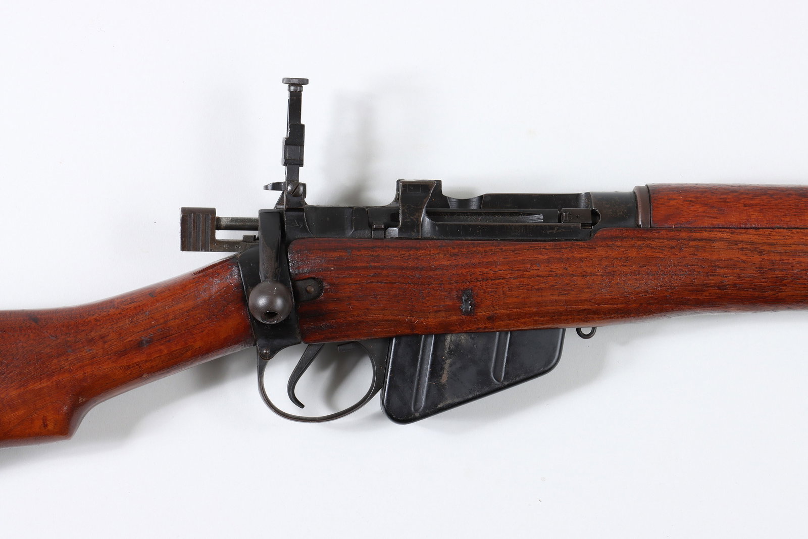 British Enfield No. 5 "Jungle Carbine" in 303 British: British Enfield No. 5 "Jungle Carbine" in 303 British The barrel without the flash deflector measures 18-1/2" with a clean bright bore. This model is stamped "1945" and is from a short production run 