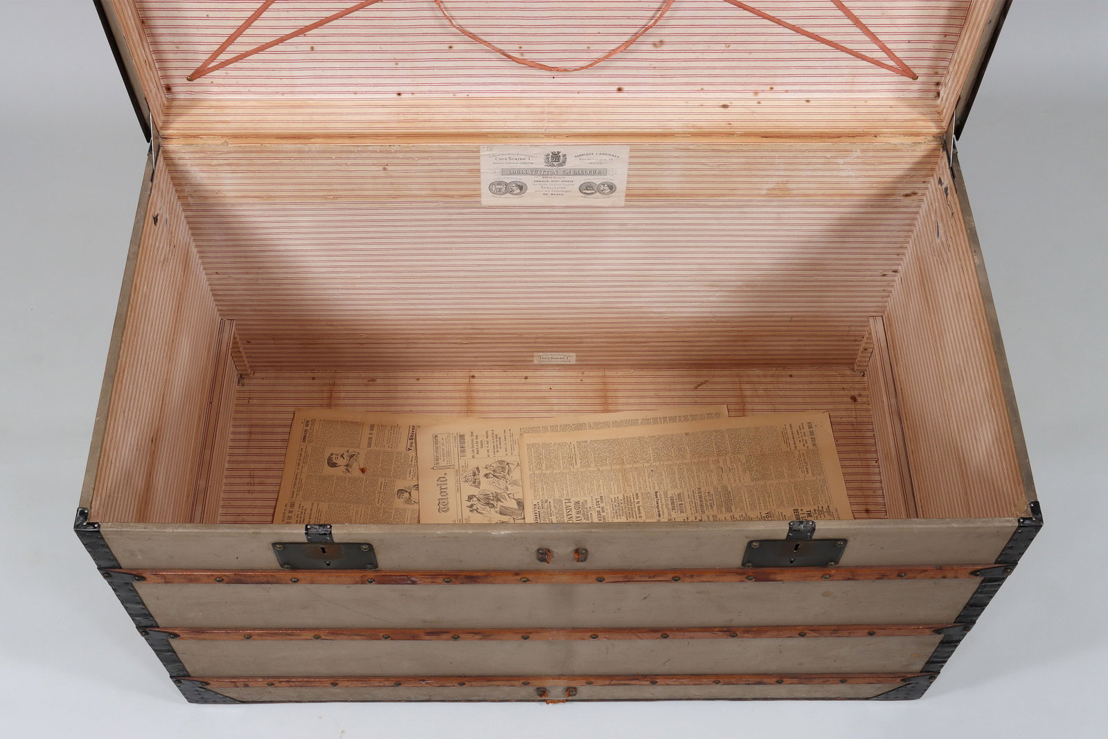 19th Century Louis Vuitton Trunk - 10