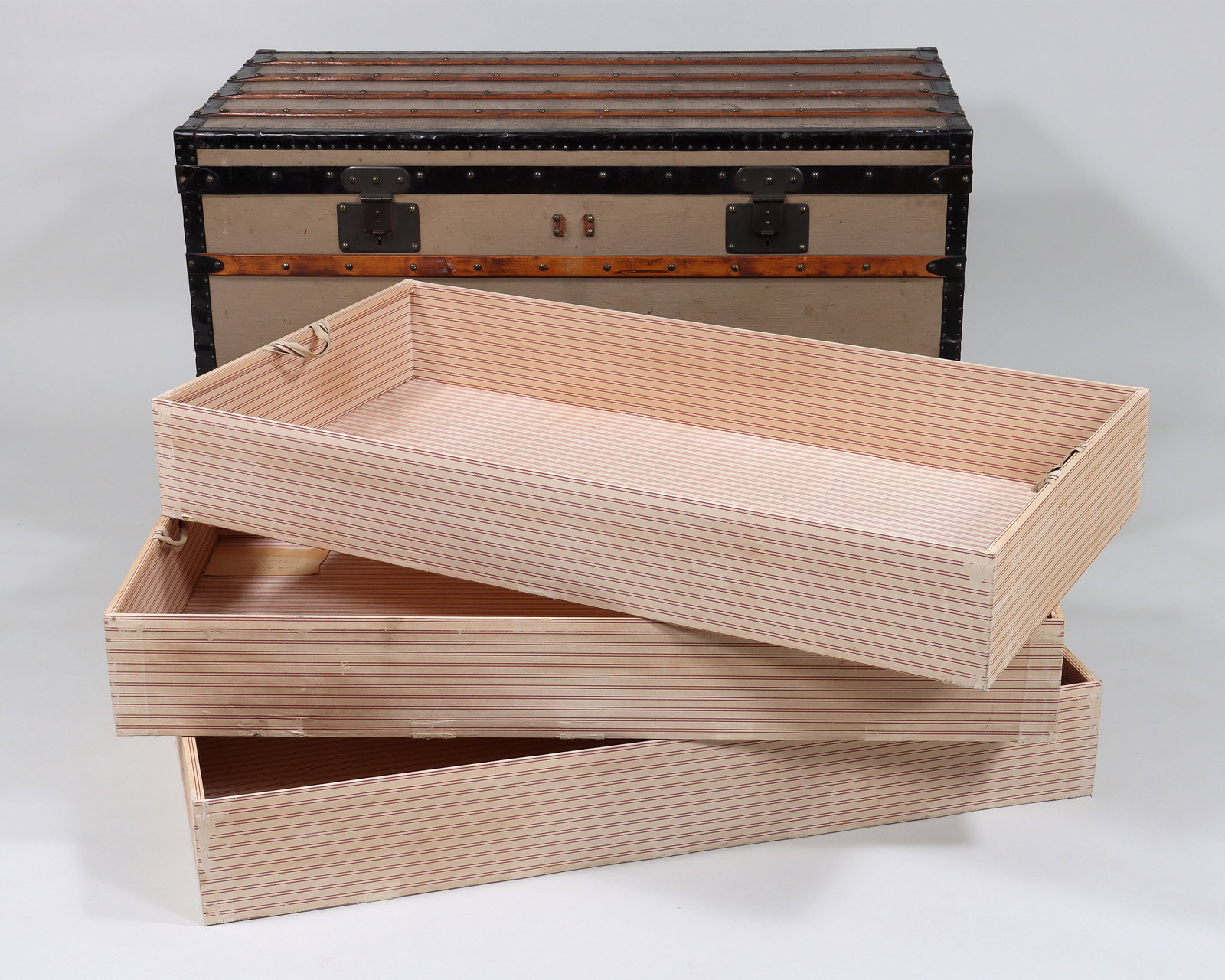 19th Century Louis Vuitton Trunk - 12