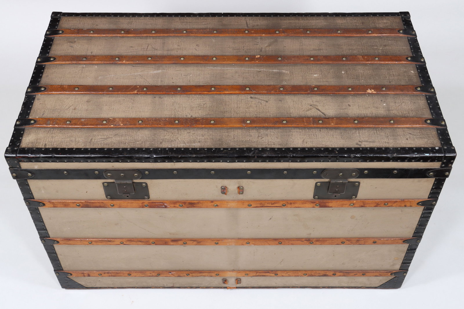 19th Century Louis Vuitton Trunk - 13