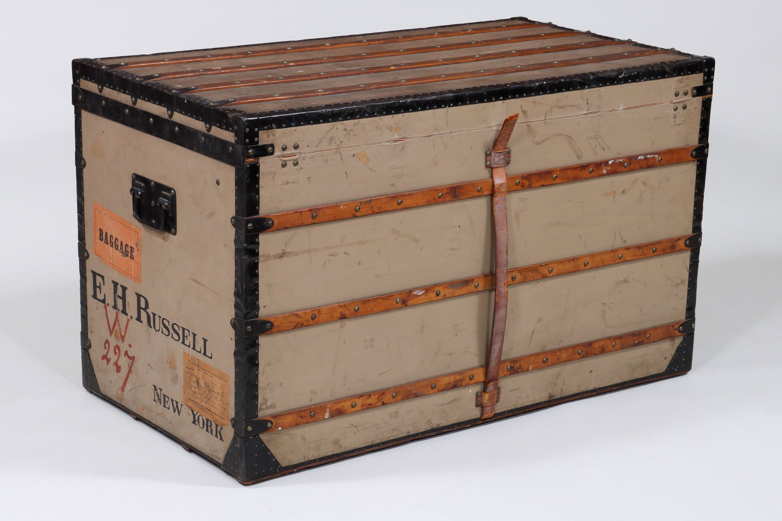 19th Century Louis Vuitton Trunk - 6