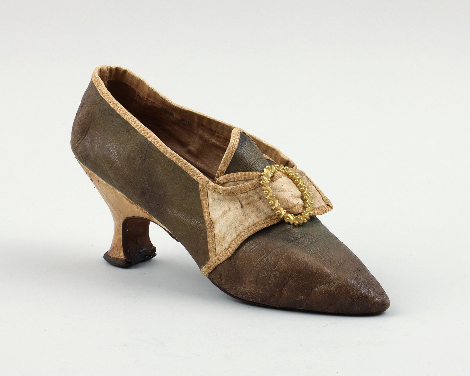 Peter Warne Ladies' Latchet Shoe (1 of 16)