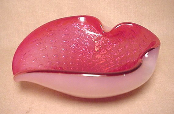 Pink art glass ash tray