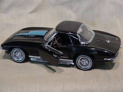 Franklin Mint 1/24 Scale 1967 Chevrolet Corvette: Die Cast model