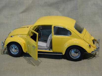 Franklin Mint 1/24 Scale 1967 Volkswagon Bettle: Die Cast model was produced in 1992