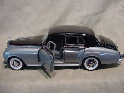 Franklin Mint 1/24 Scale 1955 Rolls Royce Silver: Die Cast model